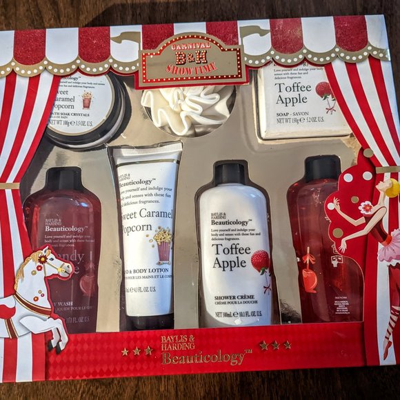 NWOT Bundle of two (2) gift box sets - Picture 10 of 11